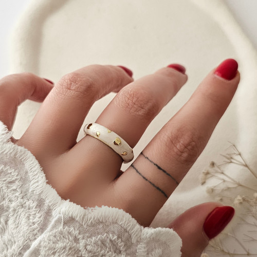 انگشتر میناکاری سفید طلایی فری سایز برند ترندی