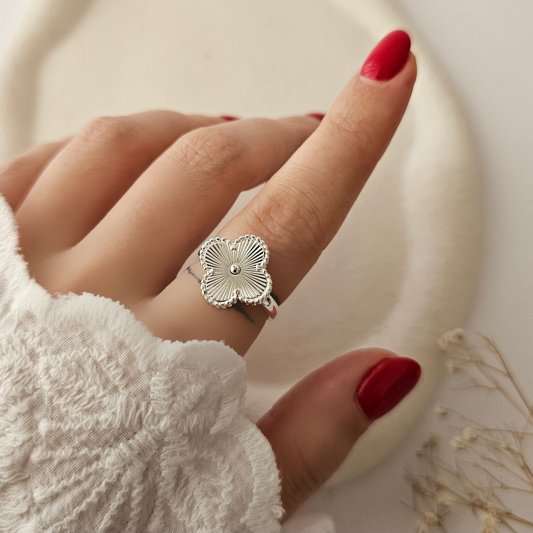 انگشتر ونکلیف نقره ای تراش فری سایز برند ترندی